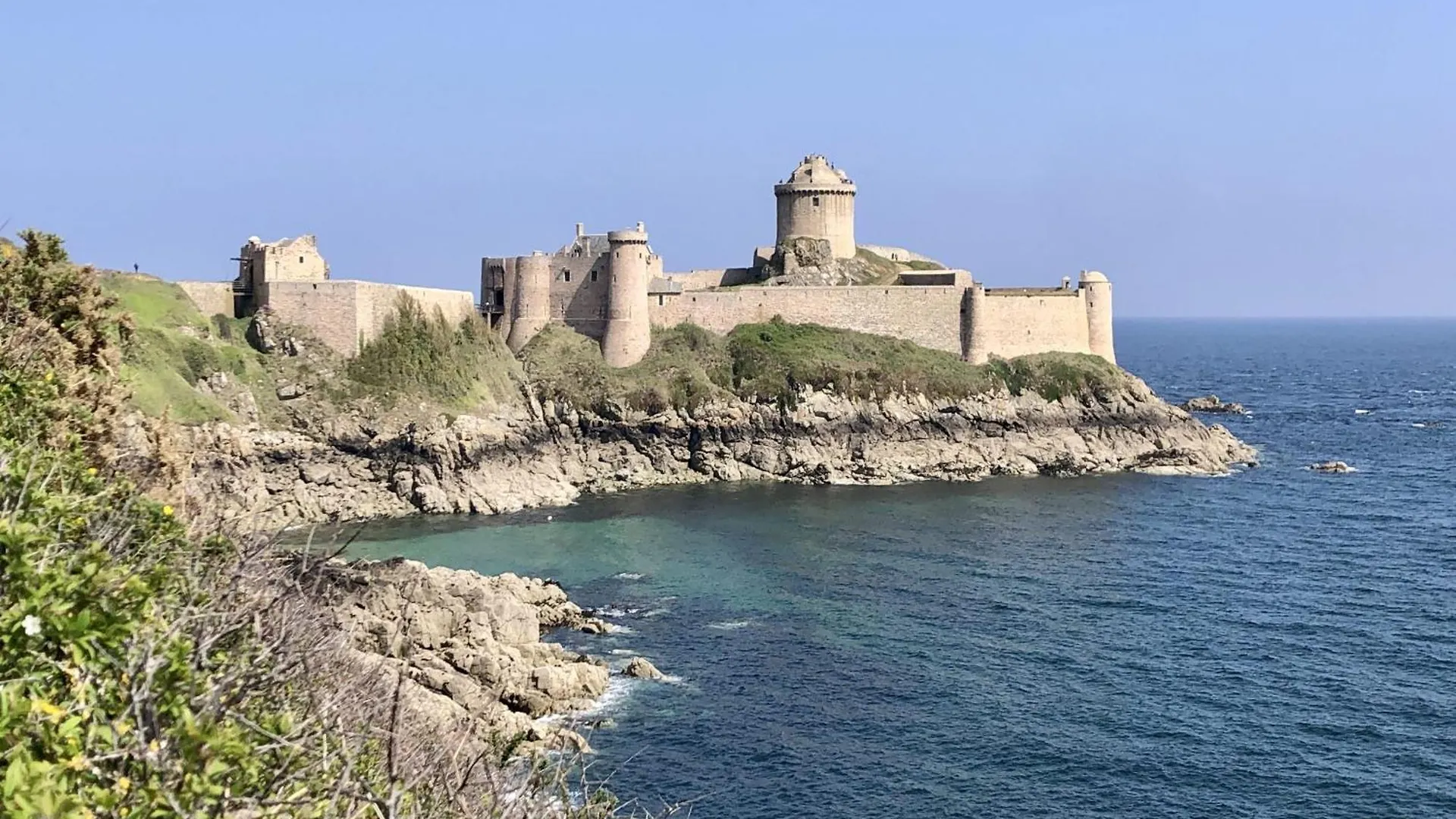 Nyaraló Belle Longere De Charme Au Calme, 10 - 12 Personnes, 5 Mn Des Plages Et Gr 34 Plévenon